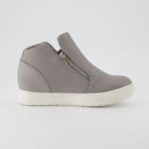 Cushionaire Hart Hidden Wedge Sneaker